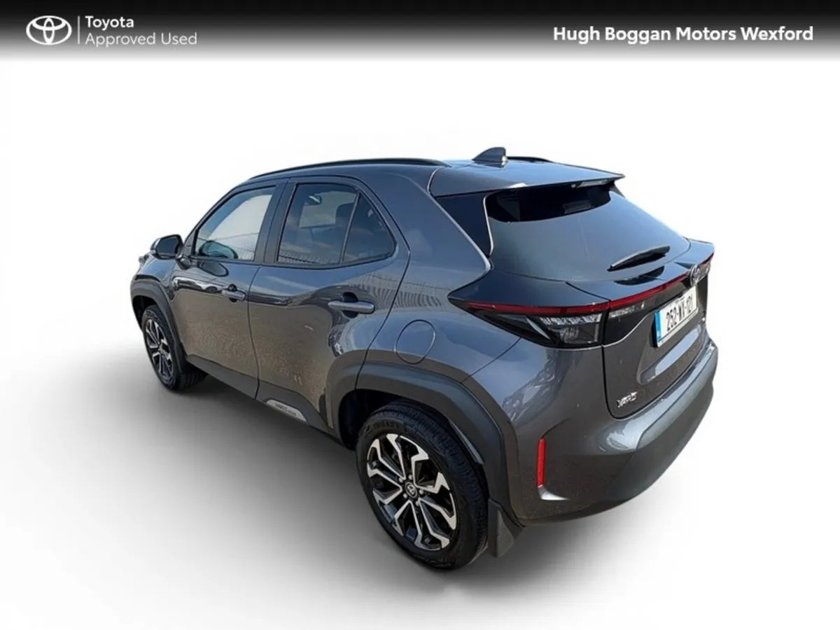 Toyota Yaris Cross Hatchback, Petrol Hybrid, 2025, Grey