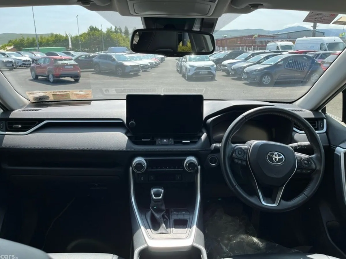 Toyota RAV4 SUV, Petrol Hybrid, 2023, White