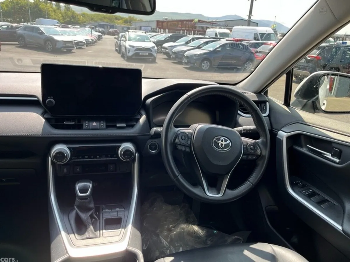 Toyota RAV4 SUV, Petrol Hybrid, 2023, White