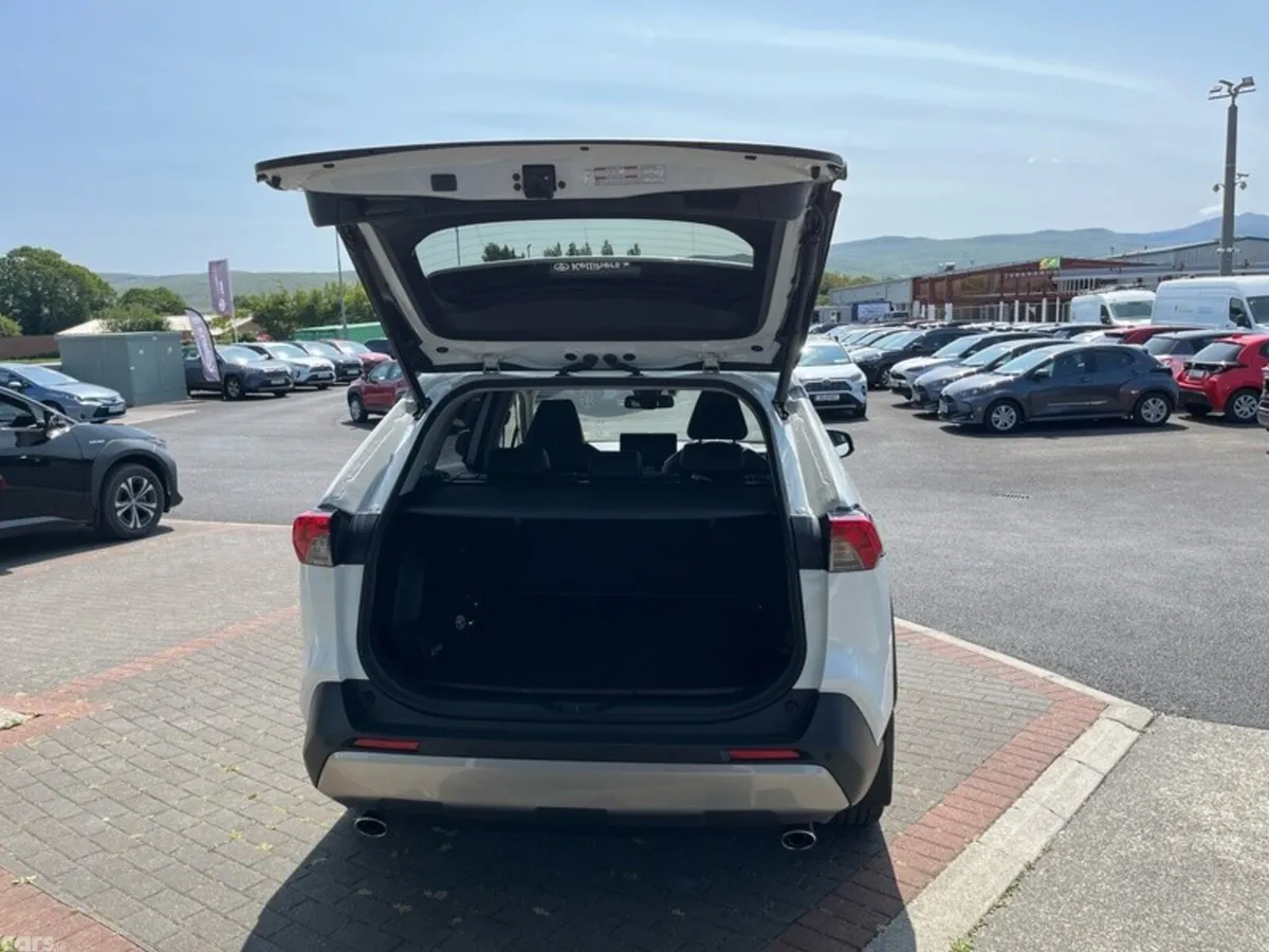 Toyota RAV4 SUV, Petrol Hybrid, 2023, White