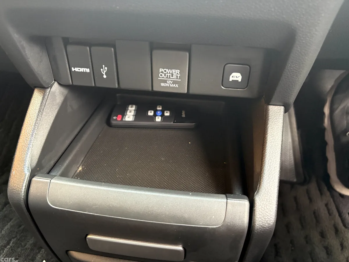 Honda Odyssey MPV, Petrol Hybrid, 2019, White