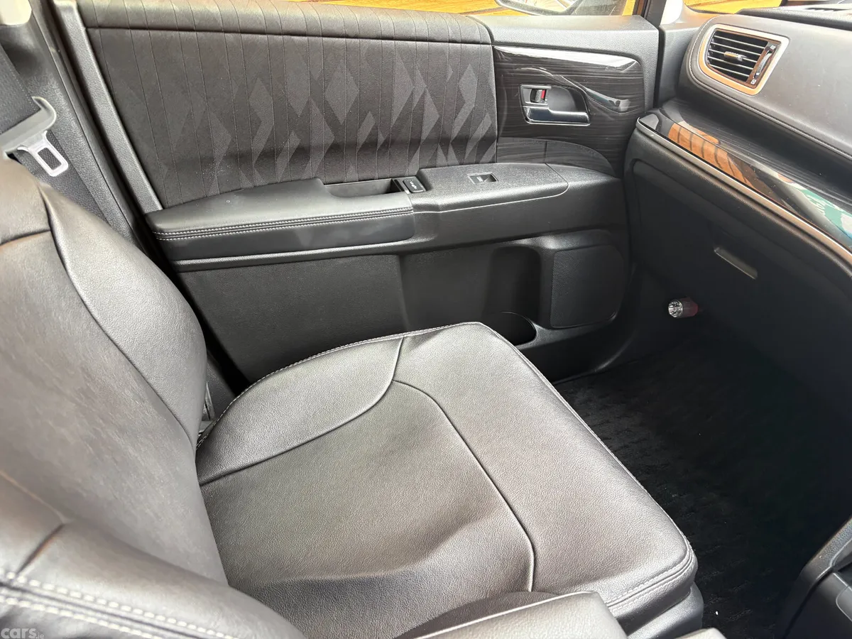 Honda Odyssey MPV, Petrol Hybrid, 2019, White