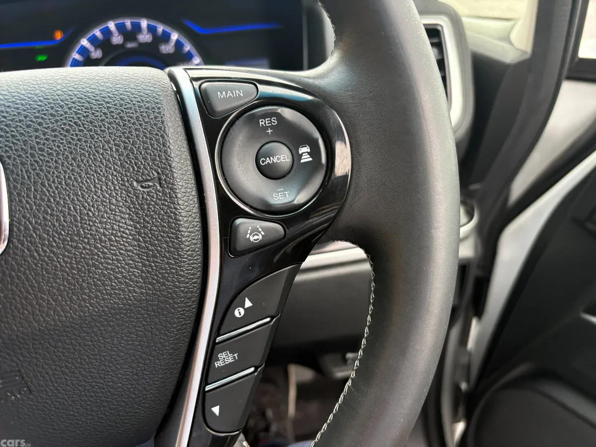 Honda Odyssey MPV, Petrol Hybrid, 2019, White
