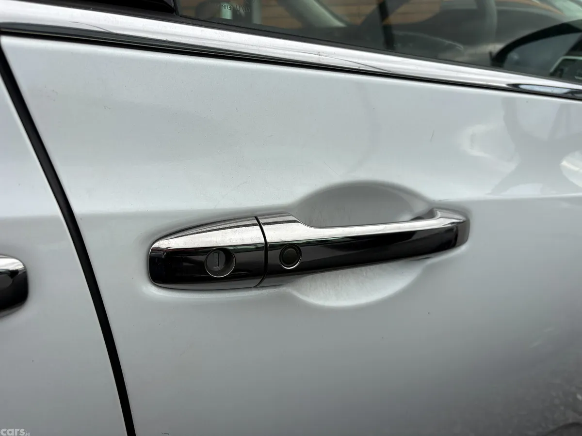 Honda Odyssey MPV, Petrol Hybrid, 2019, White