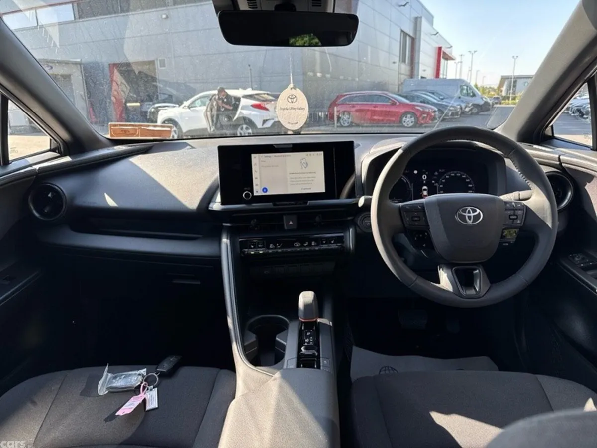 Toyota C-HR SUV, Petrol Hybrid, 2025, White