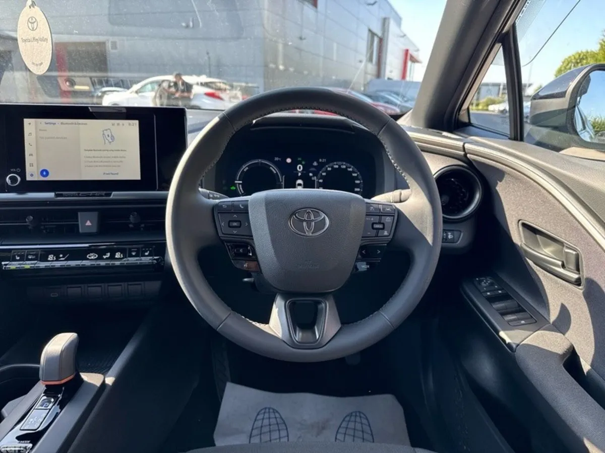 Toyota C-HR SUV, Petrol Hybrid, 2025, White