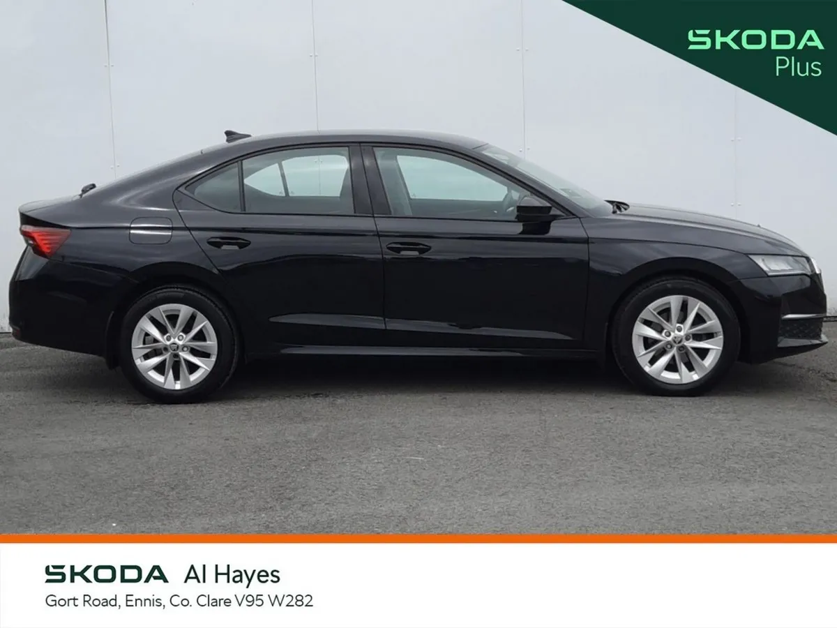 Skoda Octavia Saloon, Diesel, 2024, Black