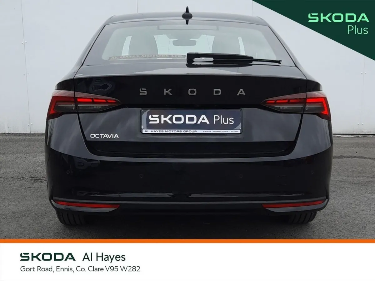Skoda Octavia Saloon, Diesel, 2024, Black