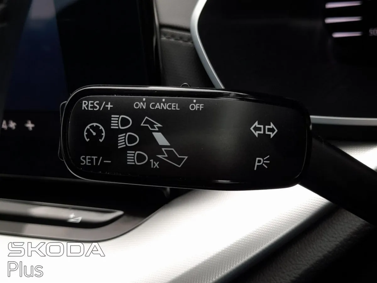 Skoda Octavia Saloon, Diesel, 2024, Black
