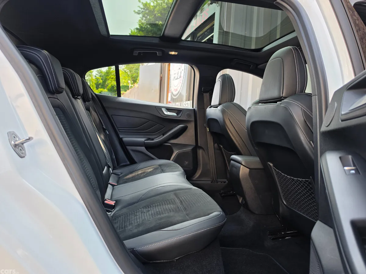 Ford Focus Hatchback, Diesel, 2022, White