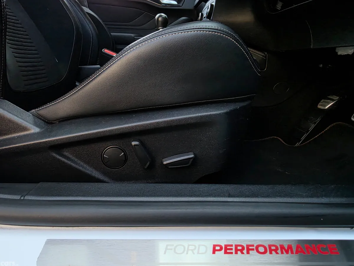 Ford Focus Hatchback, Diesel, 2022, White