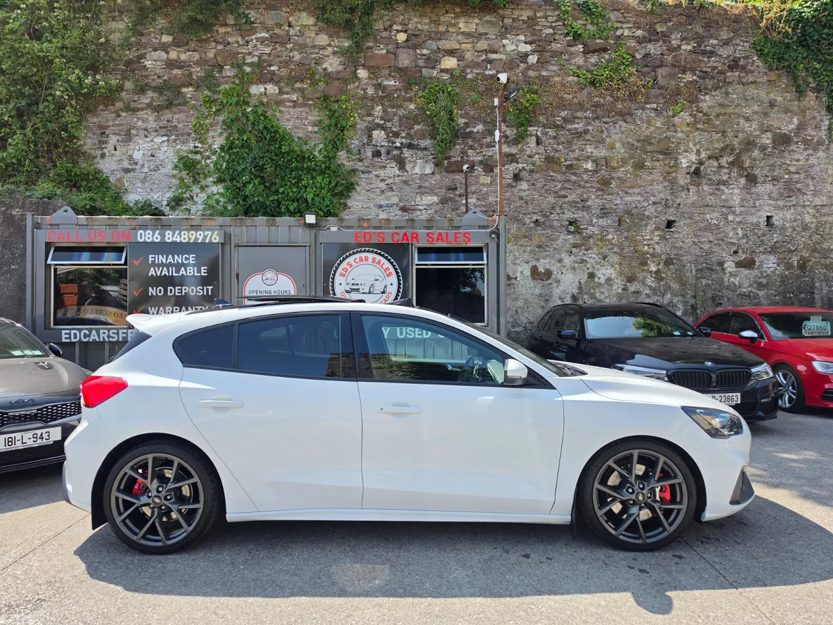Ford Focus Hatchback, Diesel, 2022, White