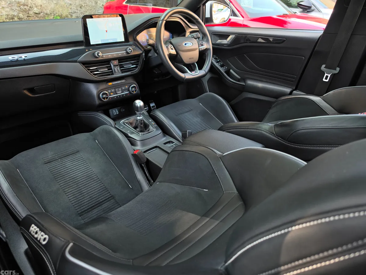 Ford Focus Hatchback, Diesel, 2022, White