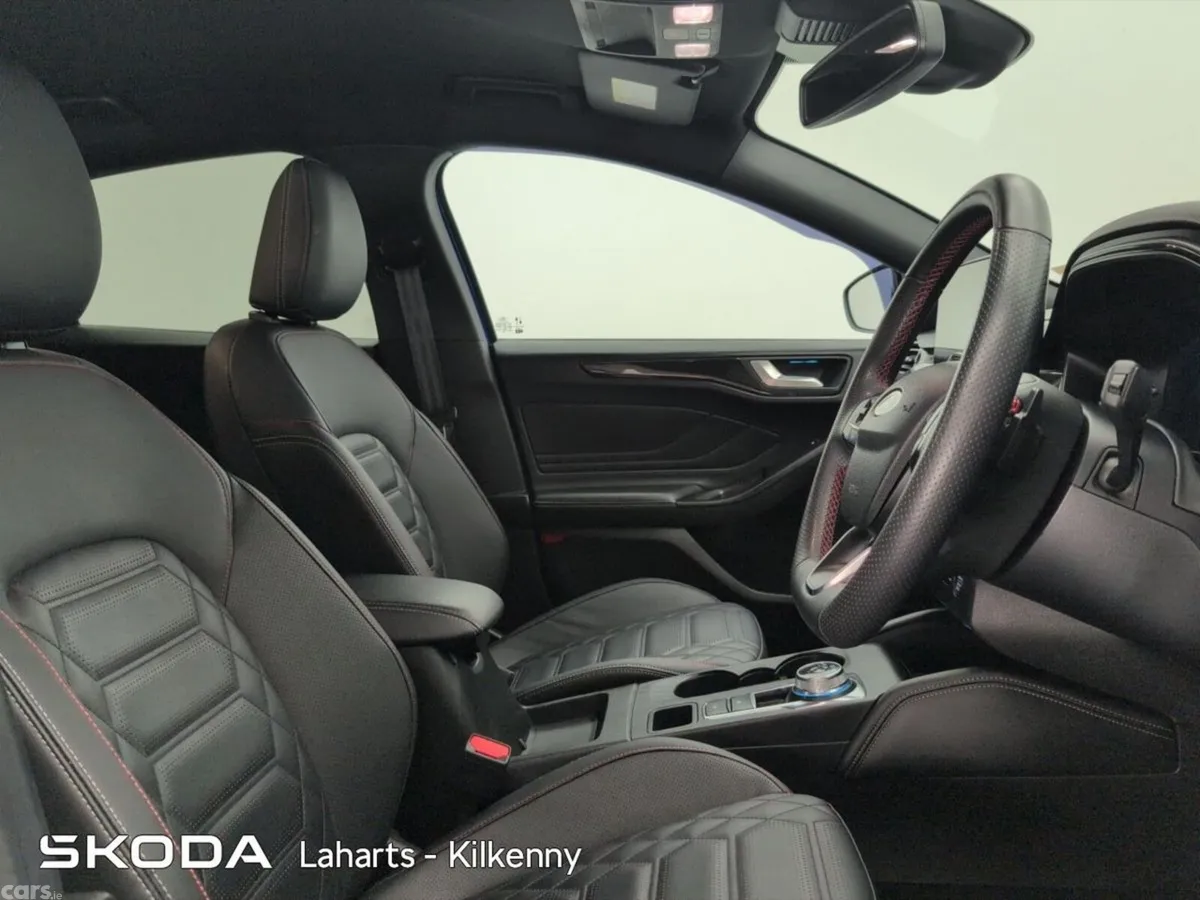 Ford Focus Hatchback, Diesel, 2022, Blue
