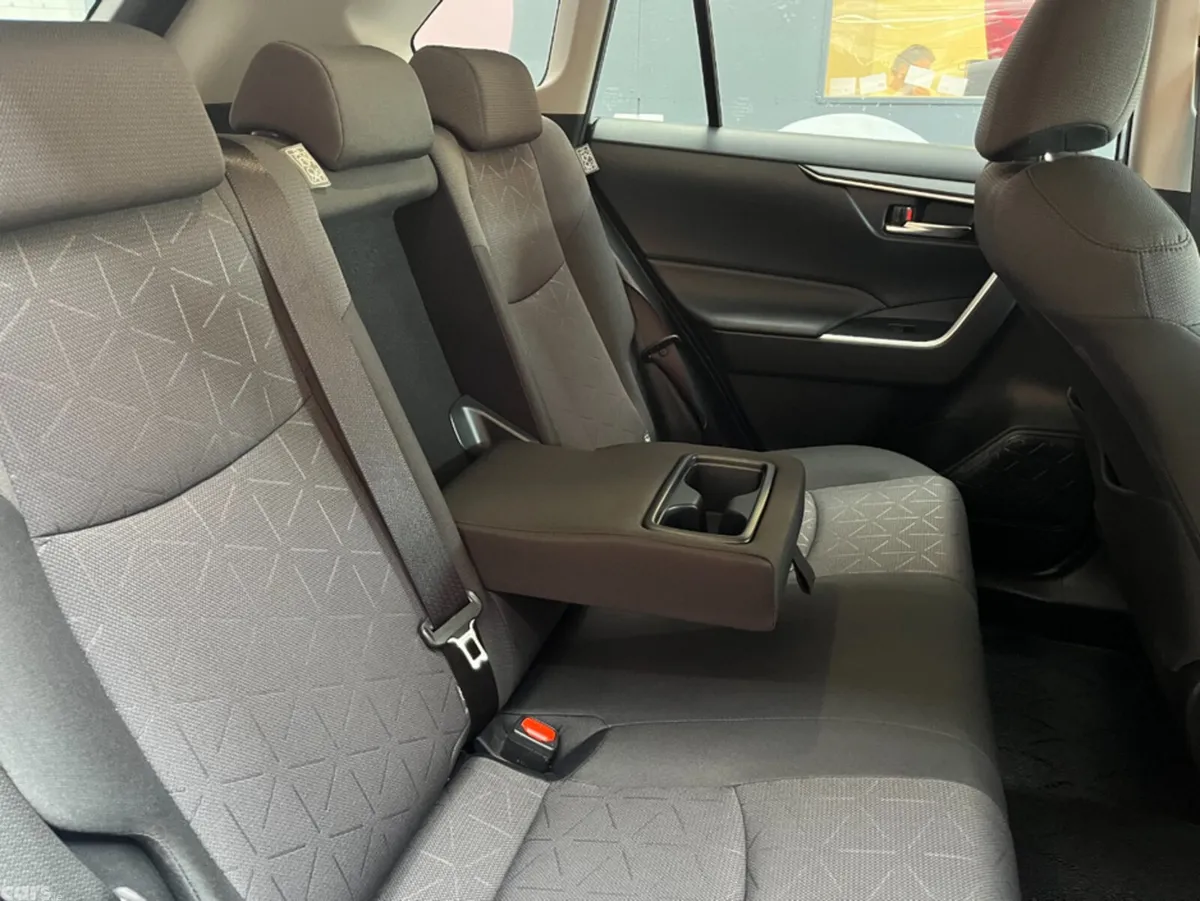 Toyota RAV4 SUV, Petrol Hybrid, 2023, Silver