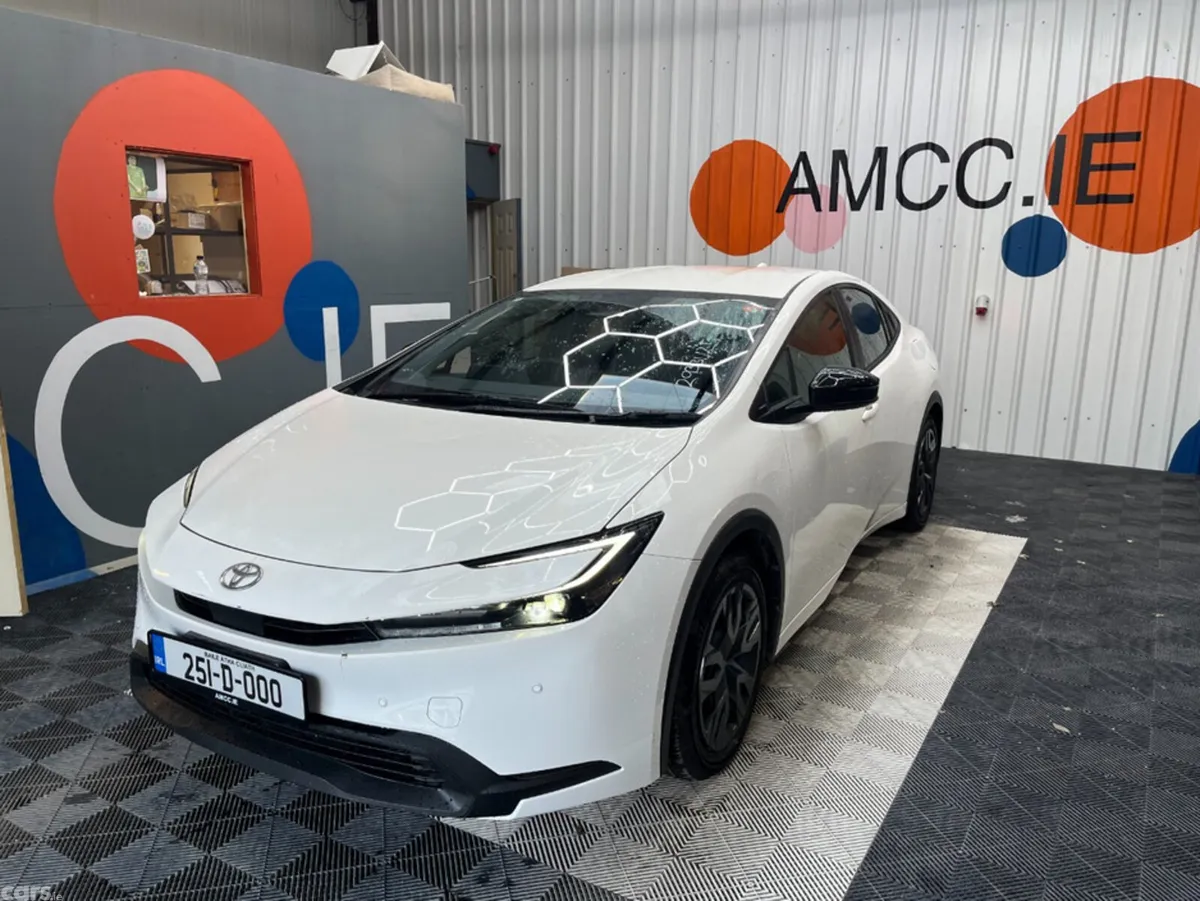 Toyota Prius Estate, Petrol, 2025, White
