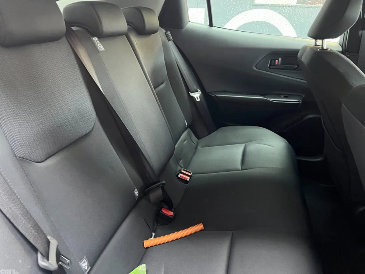 Toyota Prius Estate, Petrol, 2025, White