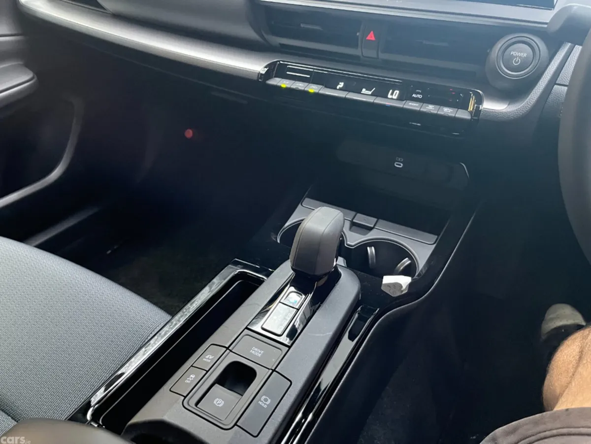Toyota Prius Estate, Petrol, 2025, White