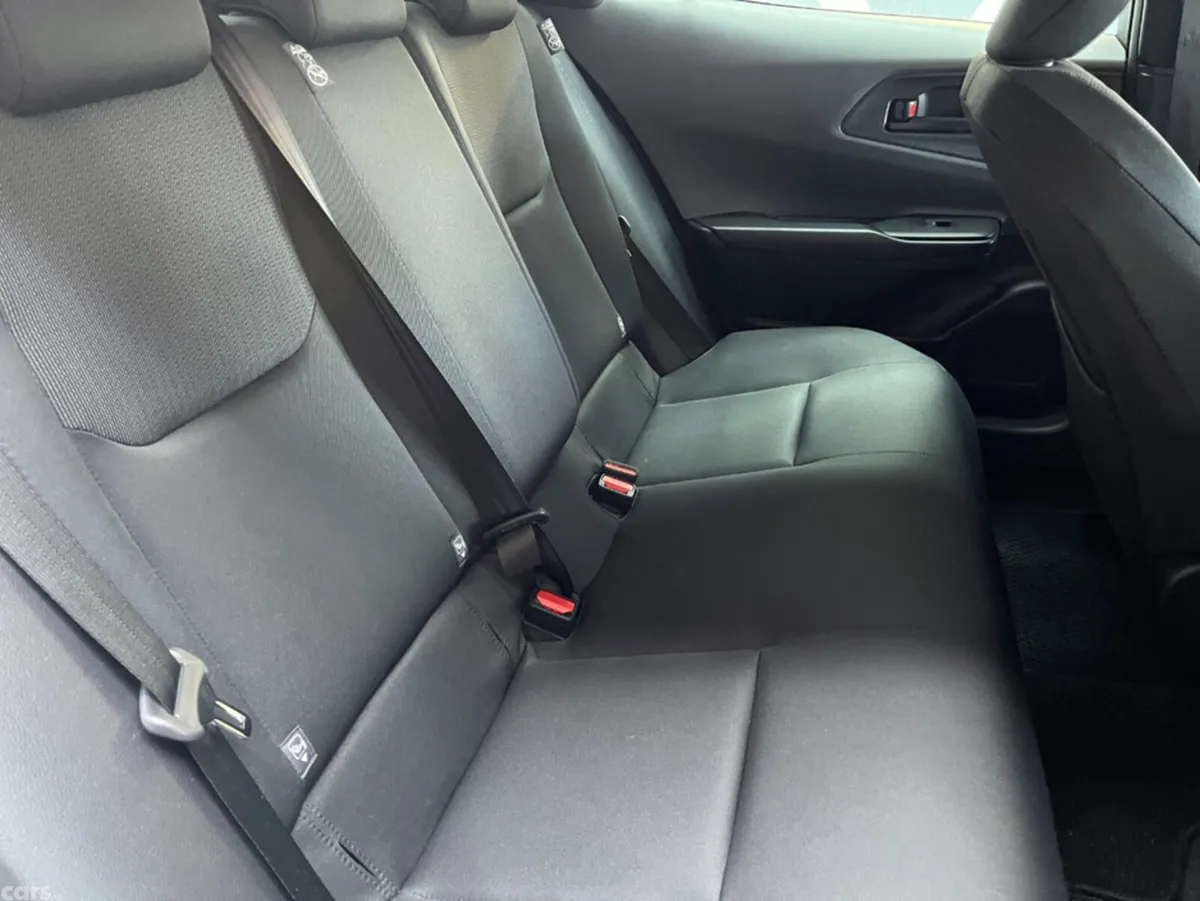 Toyota Prius Estate, Petrol, 2025, White