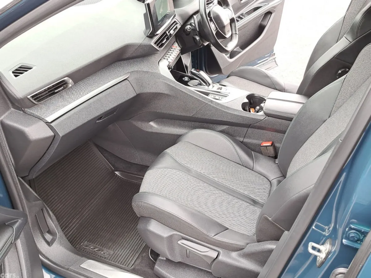 Peugeot 3008 SUV, Diesel, 2023, Blue