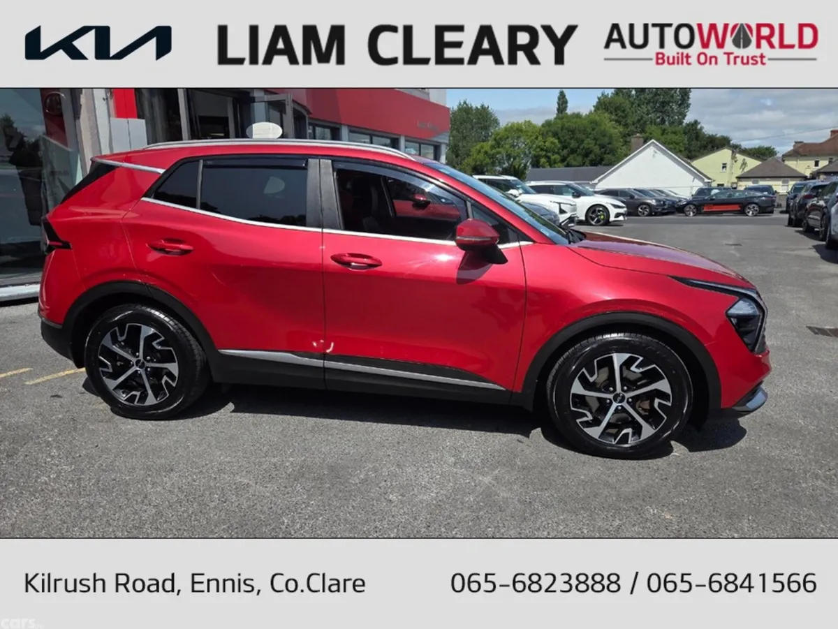 Kia Sportage MPV, Diesel, 2022, Red