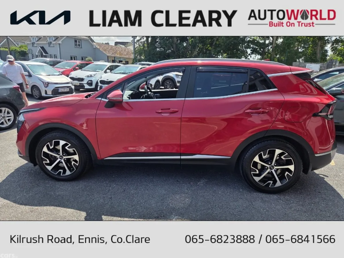 Kia Sportage MPV, Diesel, 2022, Red