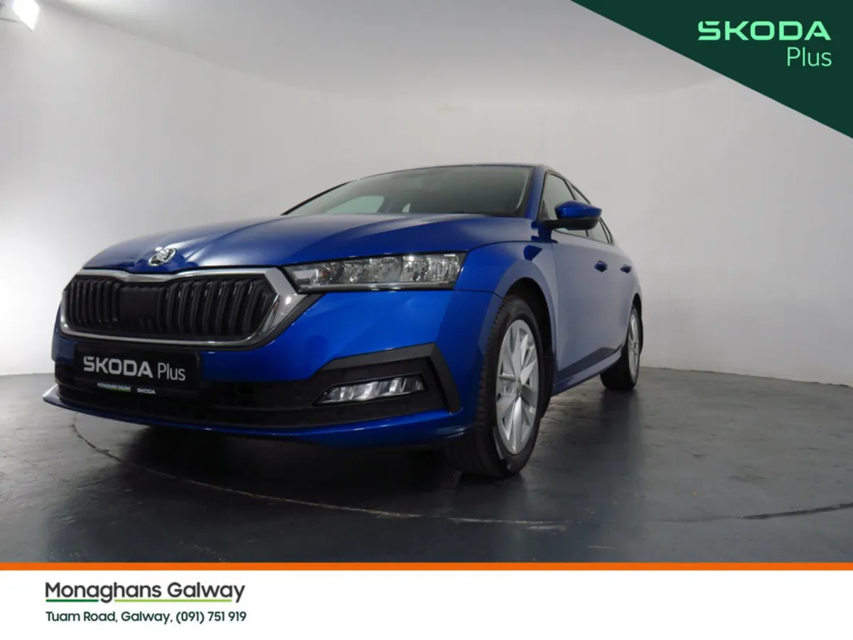 Skoda Octavia Hatchback, Petrol, 2022, Blue