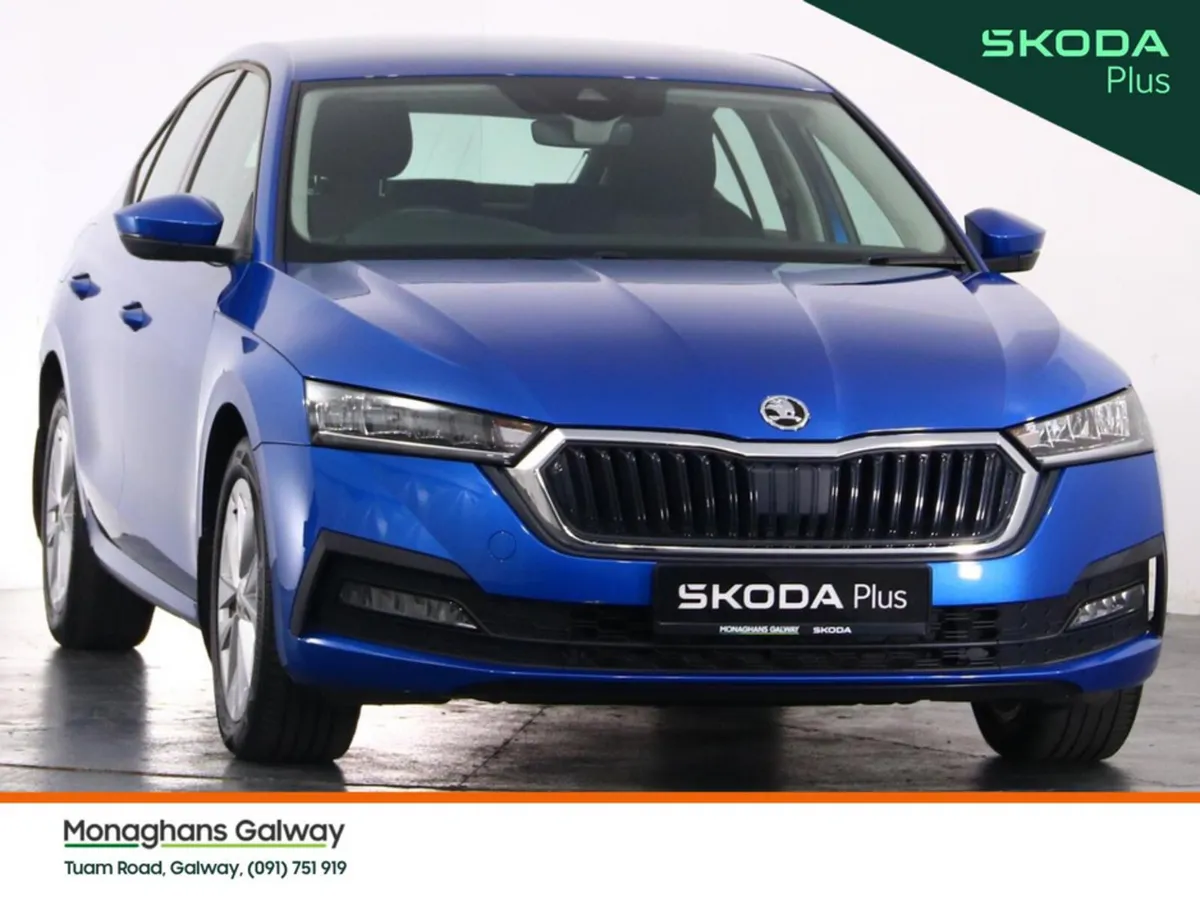 Skoda Octavia Hatchback, Petrol, 2022, Blue