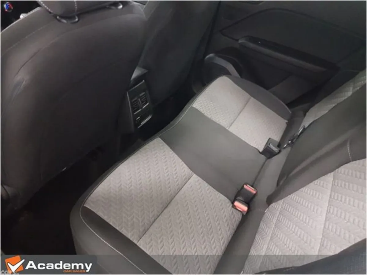 Renault Captur Hatchback, Petrol, 2022, White