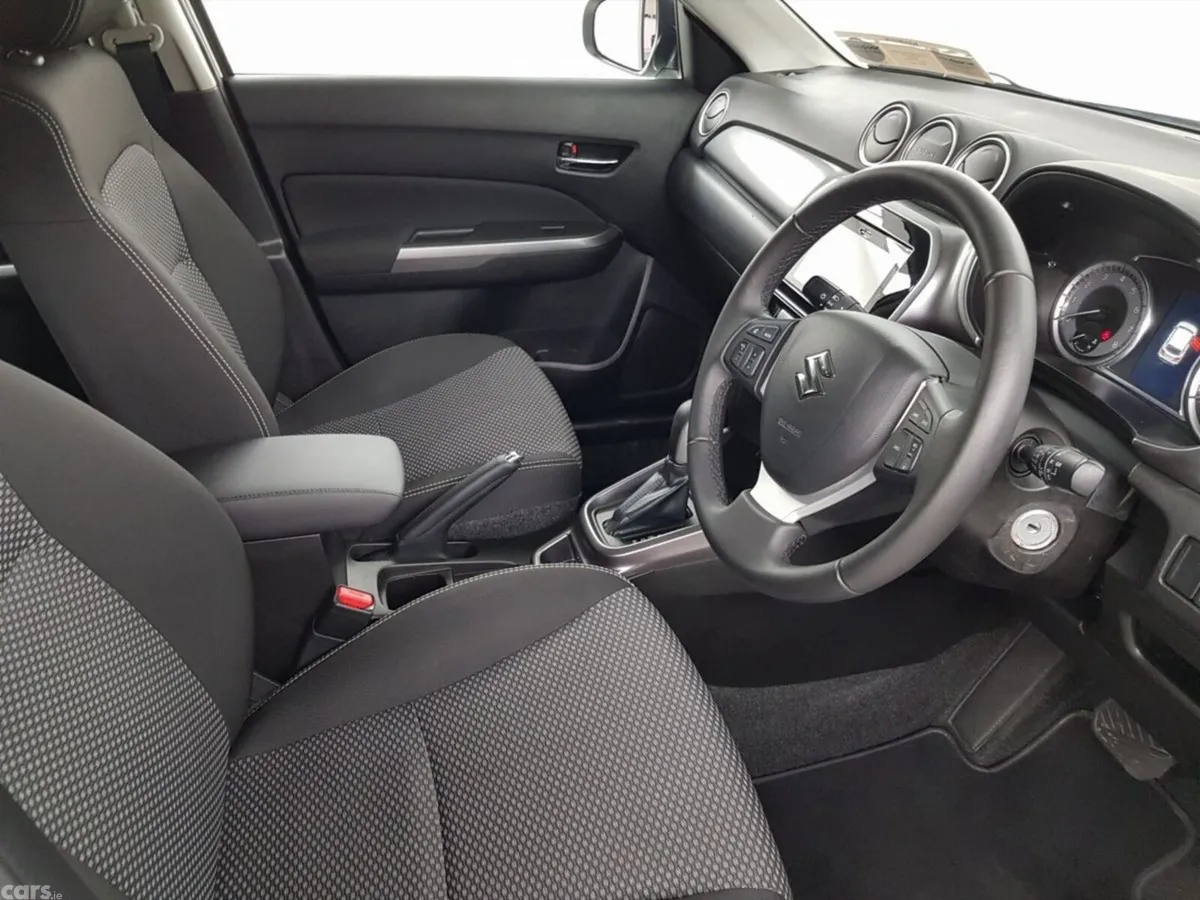 Suzuki Vitara SUV, Petrol, 2019, White