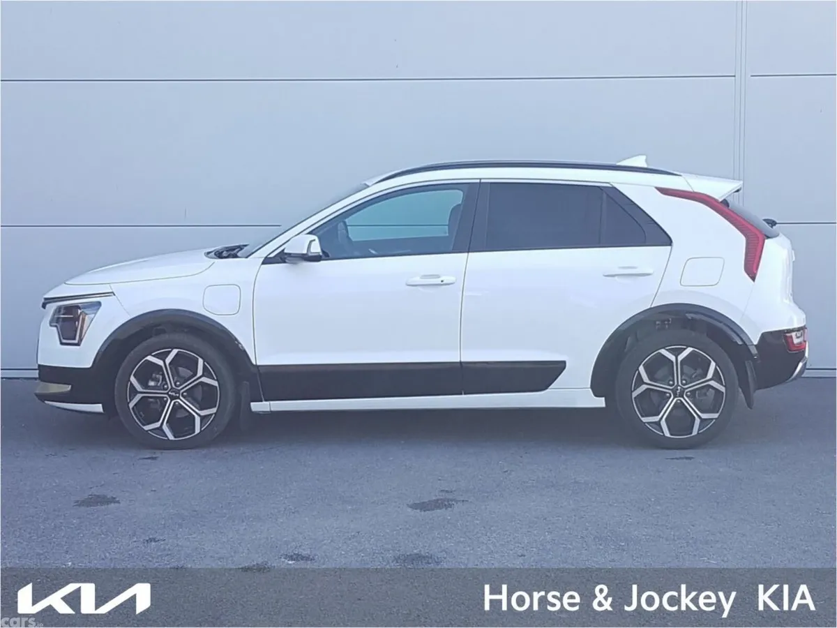 Kia Niro SUV, Petrol Plug-in Hybrid, 2023, White