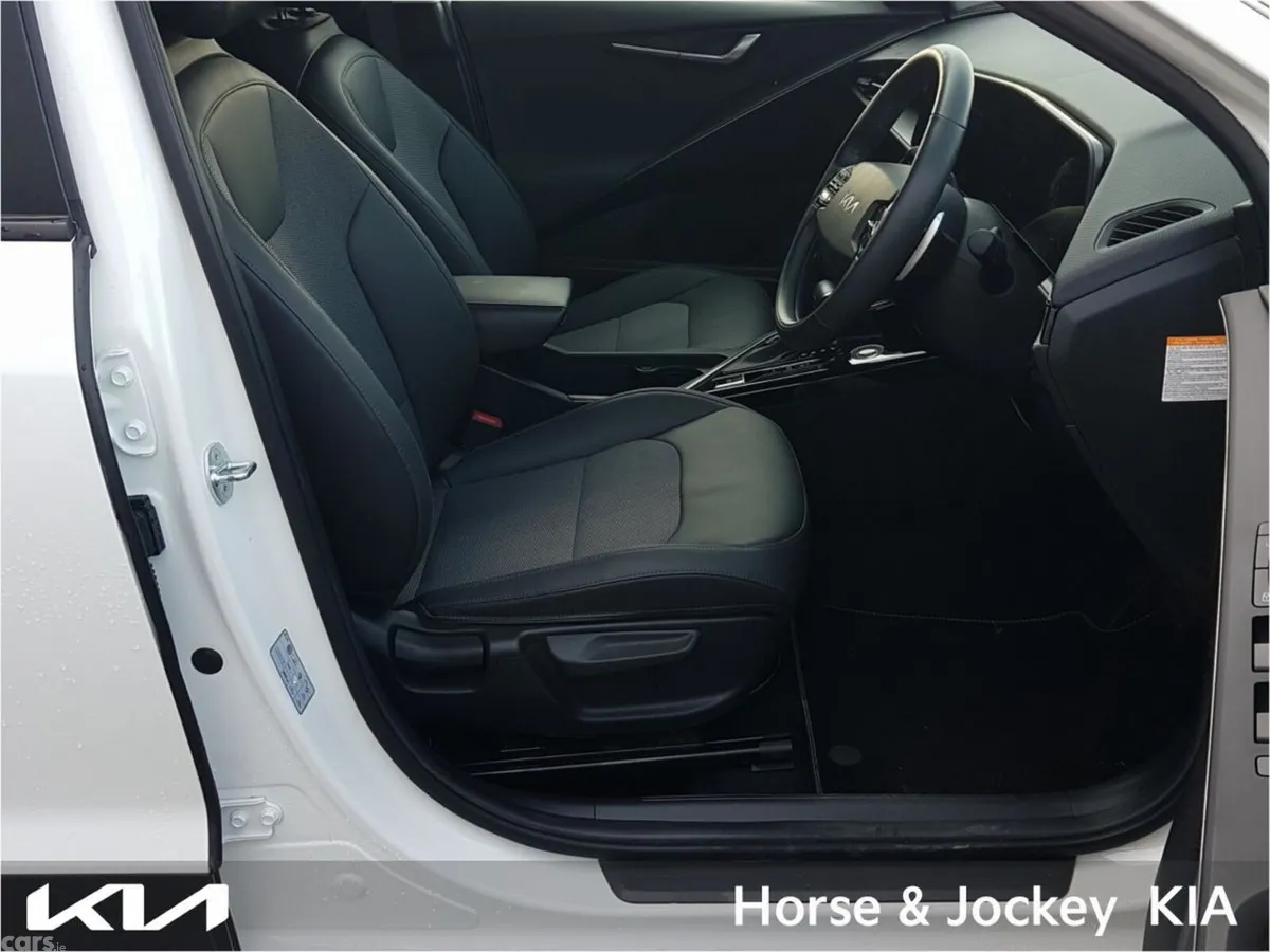 Kia Niro SUV, Petrol Plug-in Hybrid, 2023, White