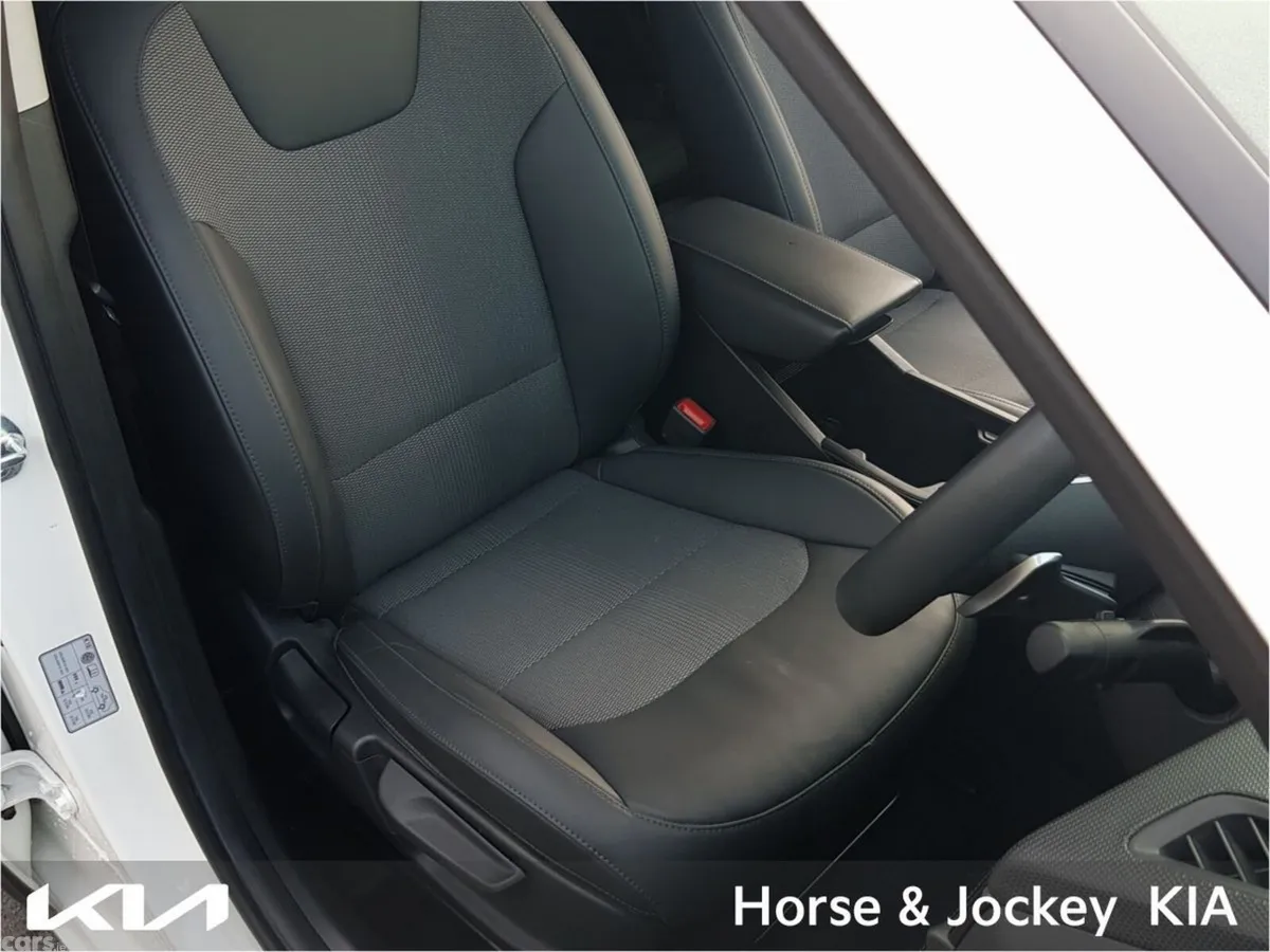 Kia Niro SUV, Petrol Plug-in Hybrid, 2023, White
