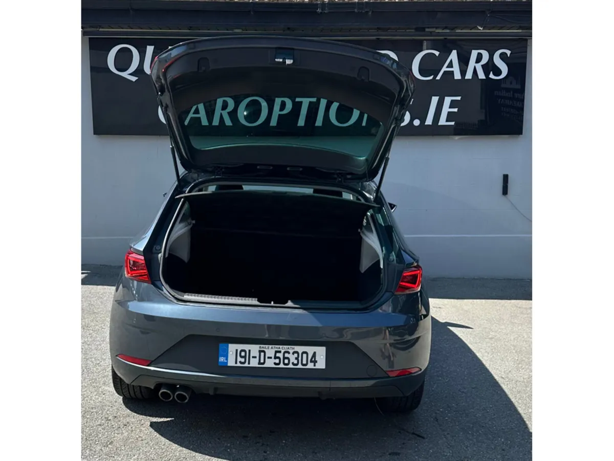 SEAT Leon Hatchback, Diesel, 2019, Grey