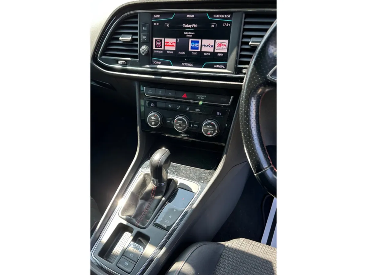 SEAT Leon Hatchback, Diesel, 2019, Grey