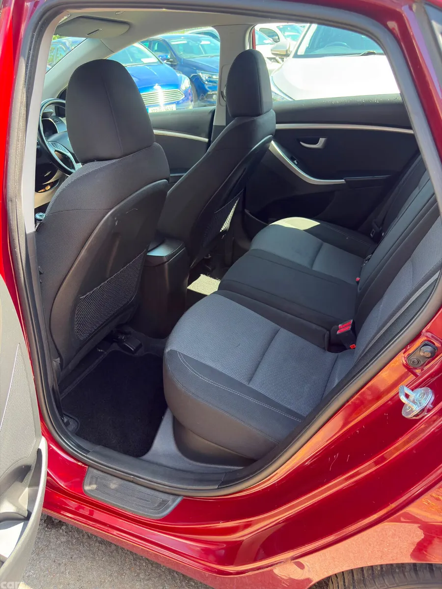 Hyundai i30 Hatchback, Diesel, 2017, Red