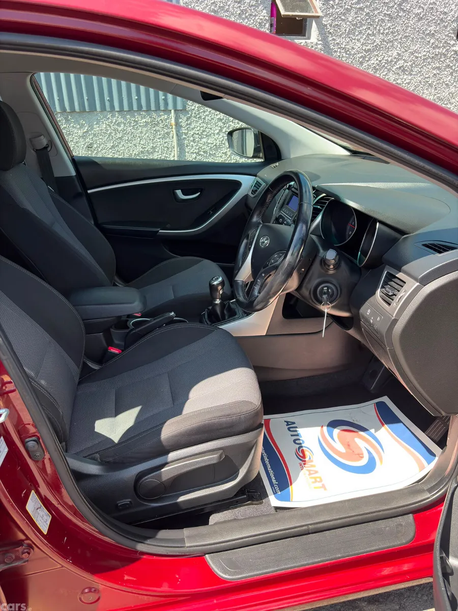 Hyundai i30 Hatchback, Diesel, 2017, Red