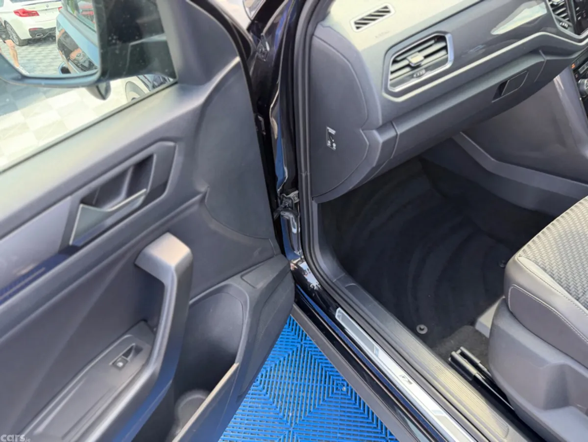 Volkswagen T-Roc SUV, Diesel, 2021, Black