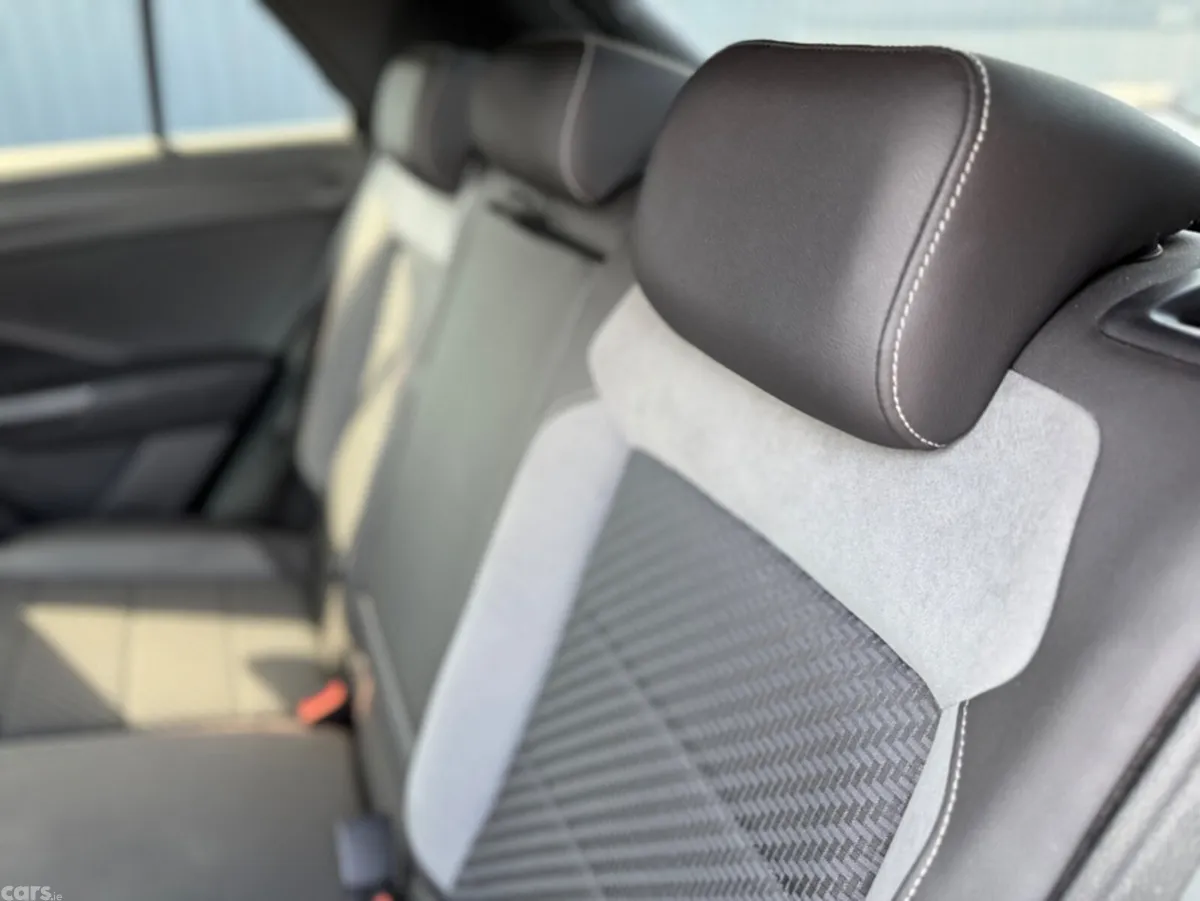 Volkswagen T-Roc SUV, Diesel, 2021, Black