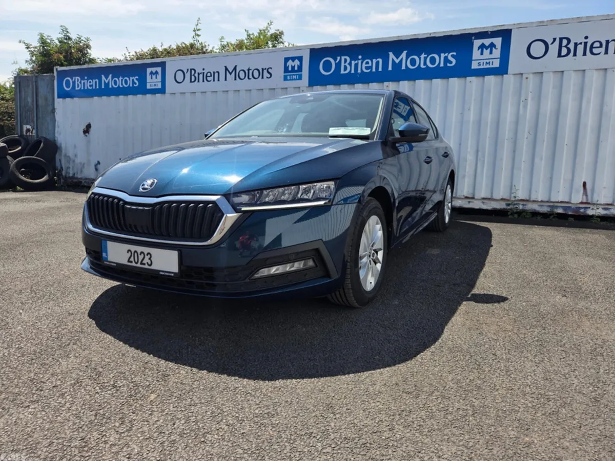 Skoda Octavia Hatchback, Diesel, 2023, Blue
