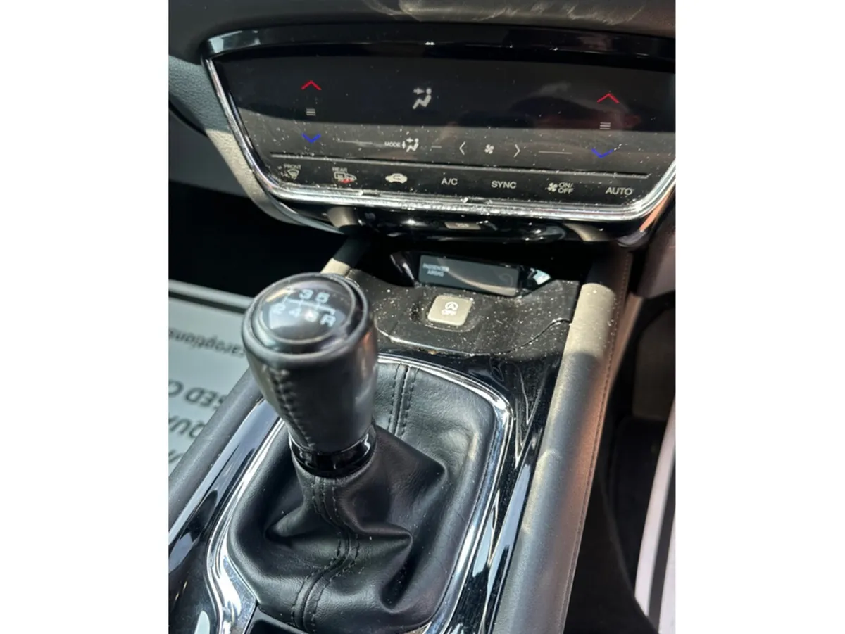 Honda HR-V Hatchback, Diesel, 2017, Red