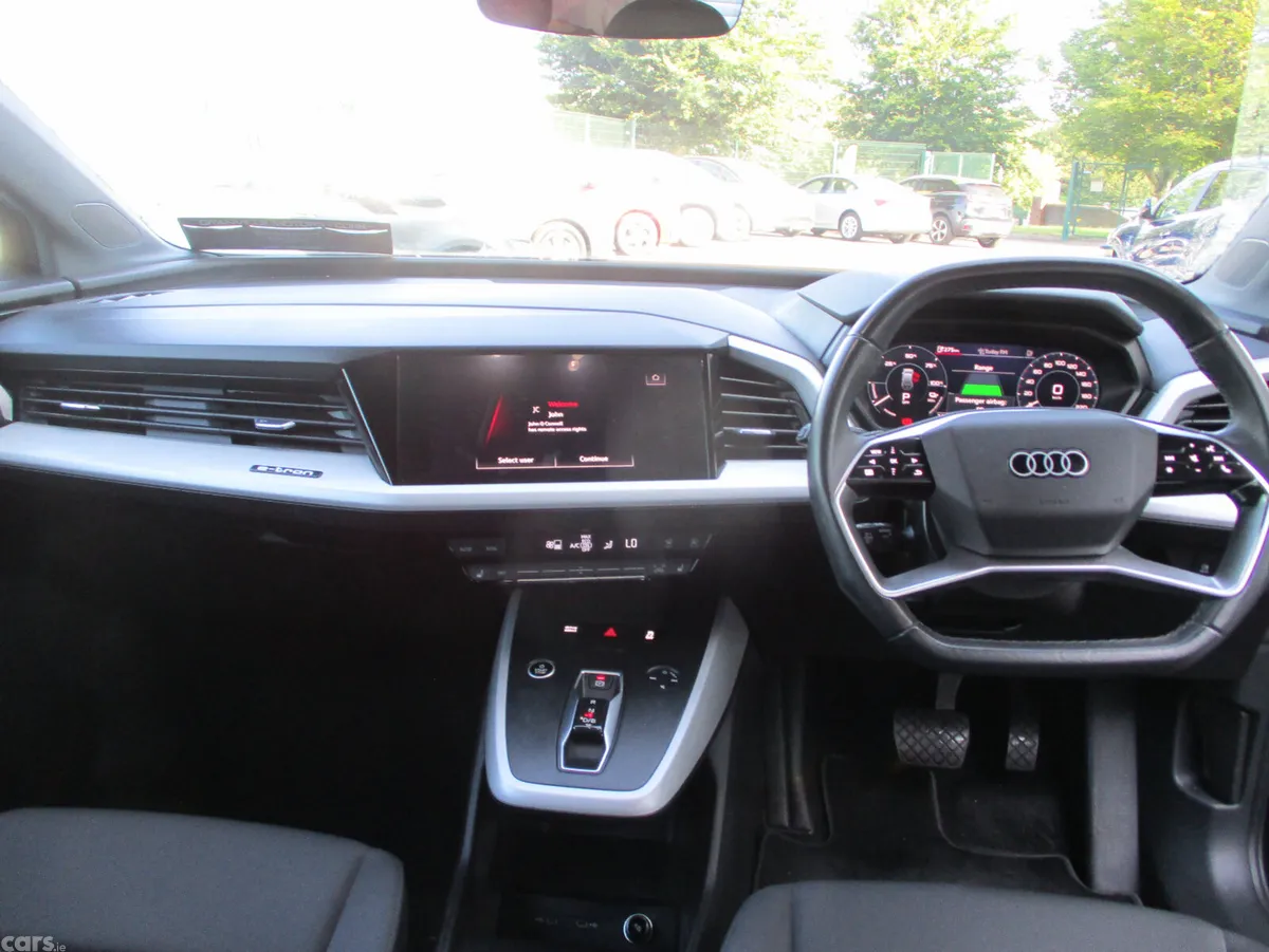 Audi e-tron Estate/Jeep, Electric, 2023, Black