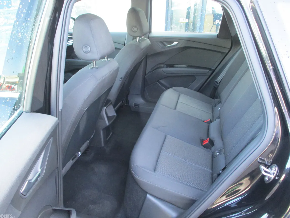 Audi e-tron Estate/Jeep, Electric, 2023, Black