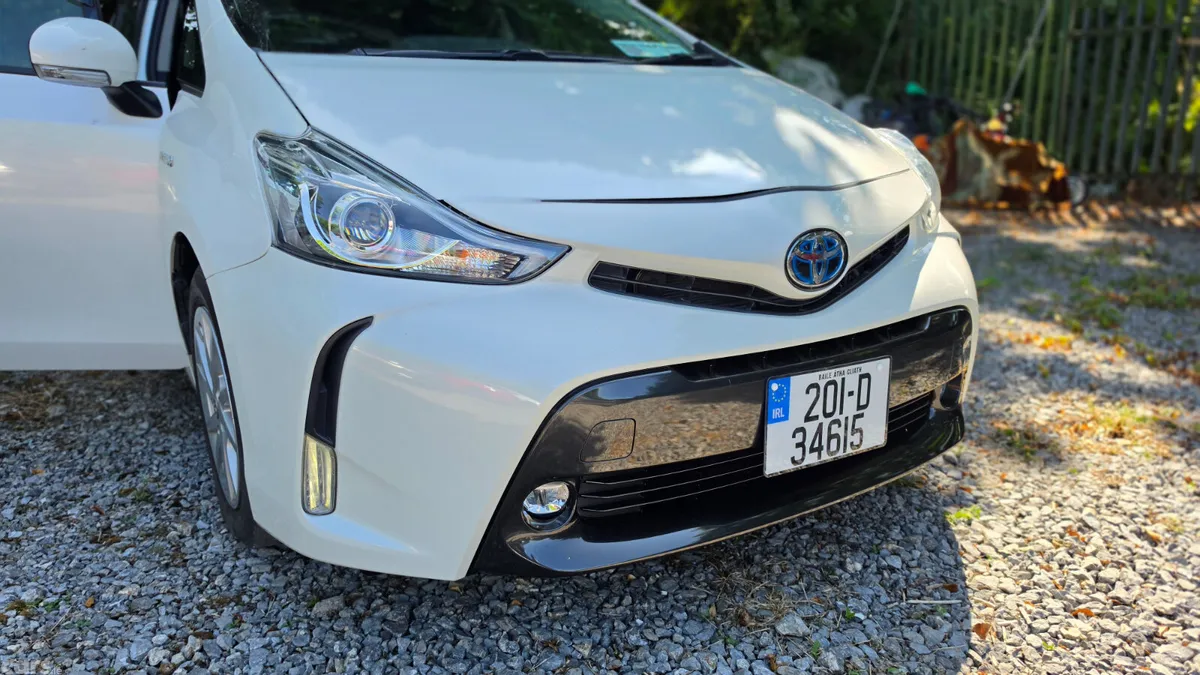 Toyota Prius MPV, Petrol Hybrid, 2020, White