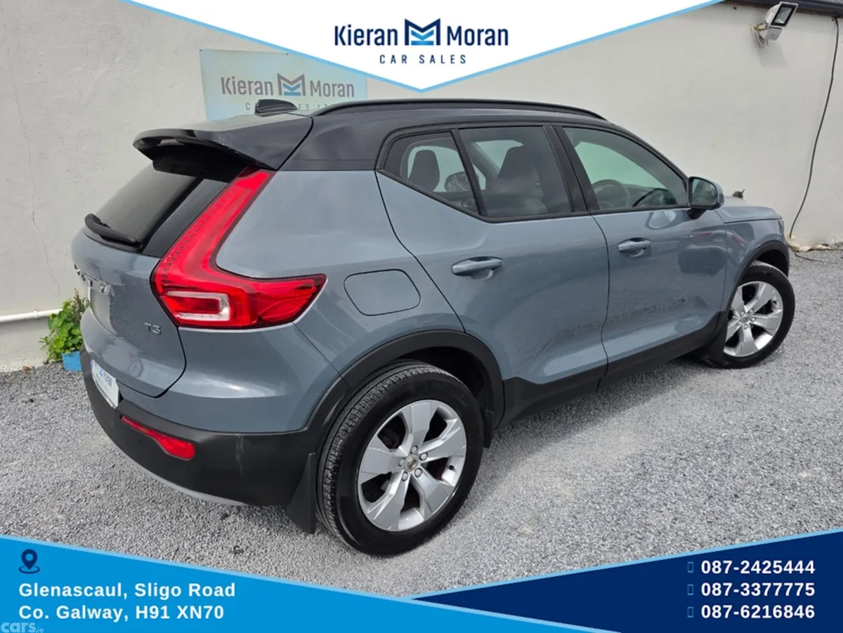 Volvo XC40 SUV, Petrol, 2021, Grey