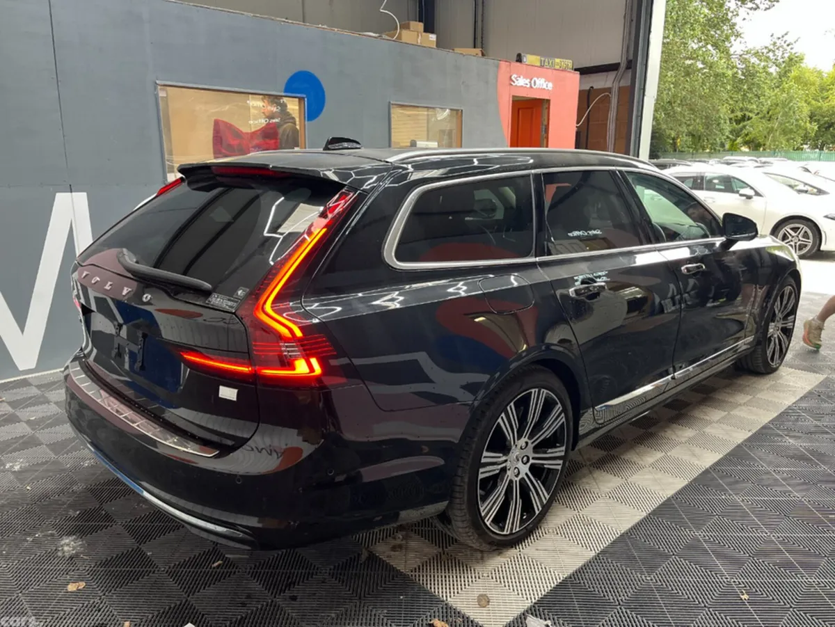 Volvo V90 Estate, Petrol Plug-in Hybrid, 2022, Black