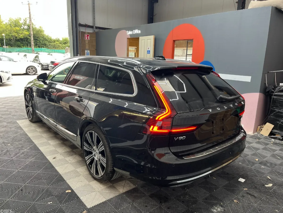 Volvo V90 Estate, Petrol Plug-in Hybrid, 2022, Black