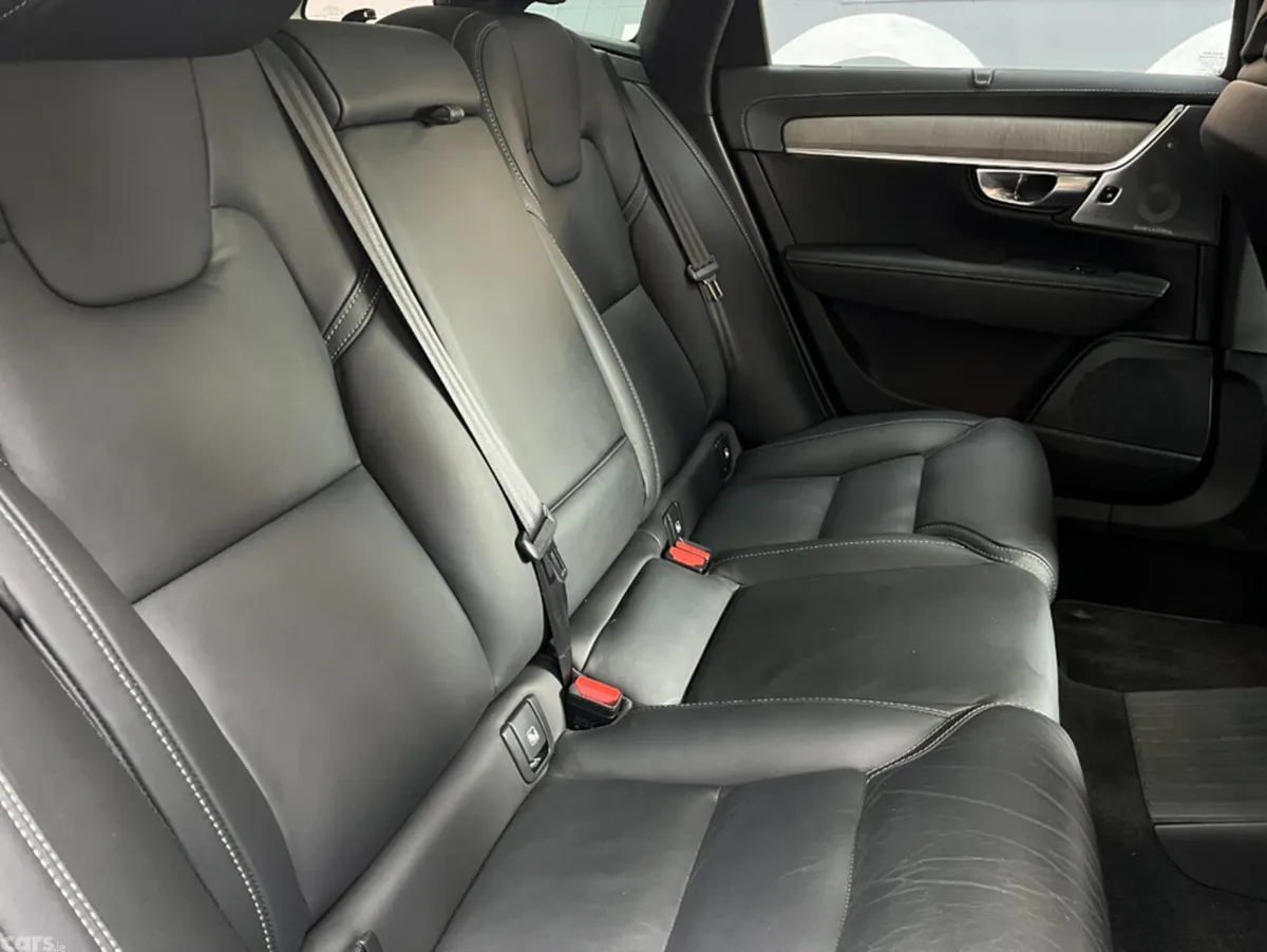 Volvo V90 Estate, Petrol Plug-in Hybrid, 2022, Black