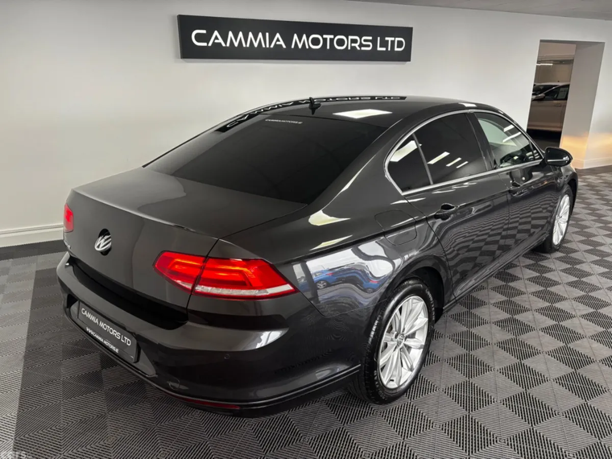 Volkswagen Passat Saloon, Diesel, 2019, Grey