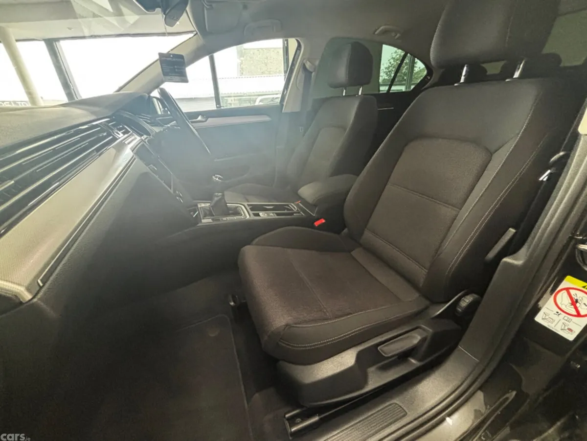 Volkswagen Passat Saloon, Diesel, 2019, Grey